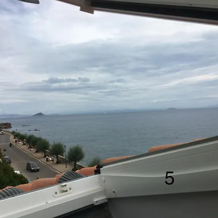 Residenza Il Sasso Sul Mare A Hébergement de vacances